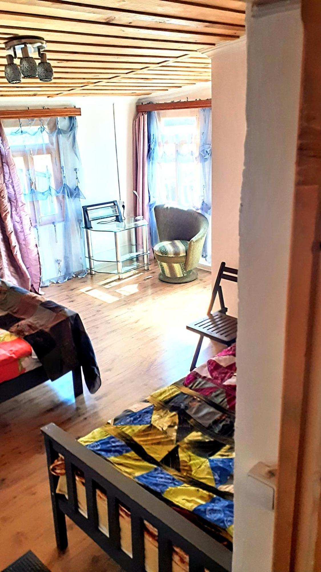 מסטיה Laila Guest House חדר תמונה